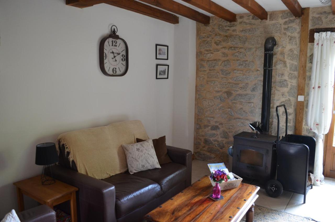 Character 2 Bed Cottage Within Walking Distance Of Bar/Restaurants Piégut-Pluviers Exterior foto
