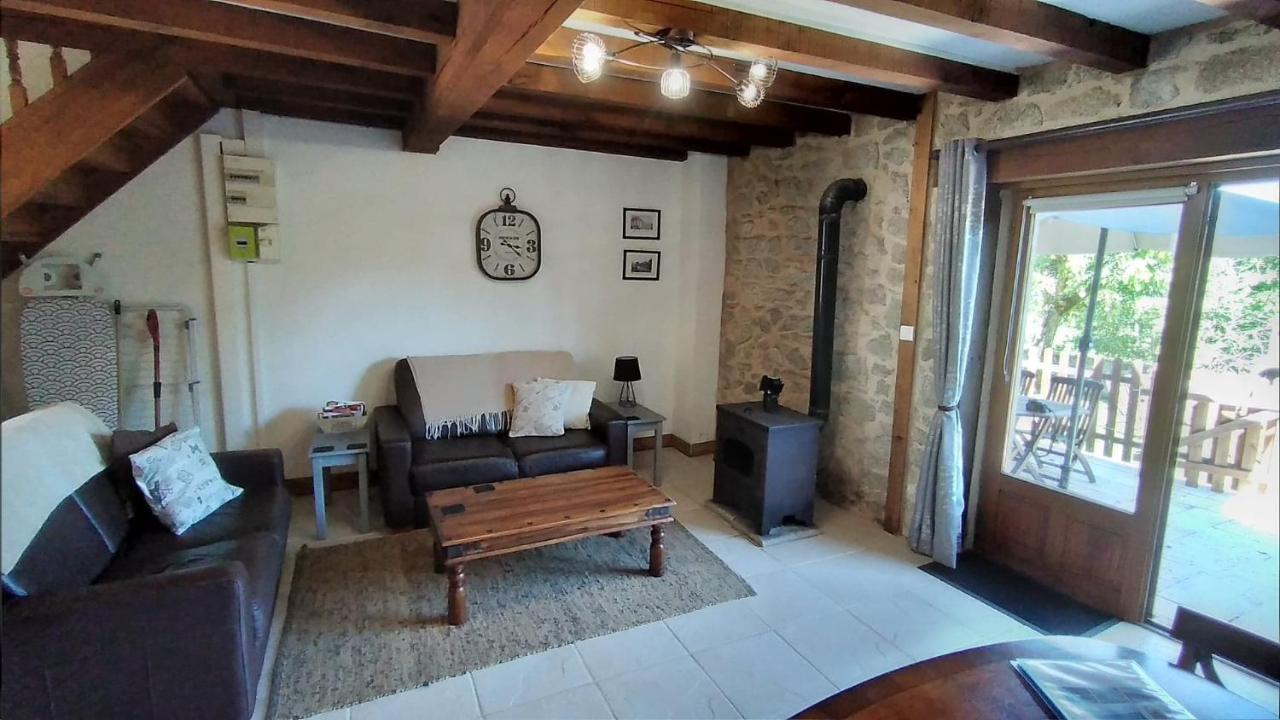 Character 2 Bed Cottage Within Walking Distance Of Bar/Restaurants Piégut-Pluviers Exterior foto